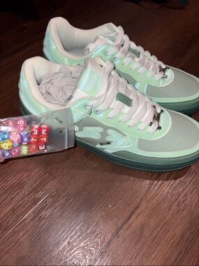 Mint Green Men's Sneakers with White Details - Casual Lace-Up Trainers